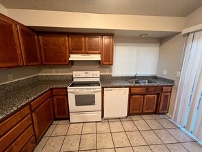 3520 Sesame St in Bakersfield, CA - Building Photo - Building Photo