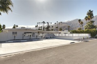 975 E Camino Parocela in Palm Springs, CA - Building Photo