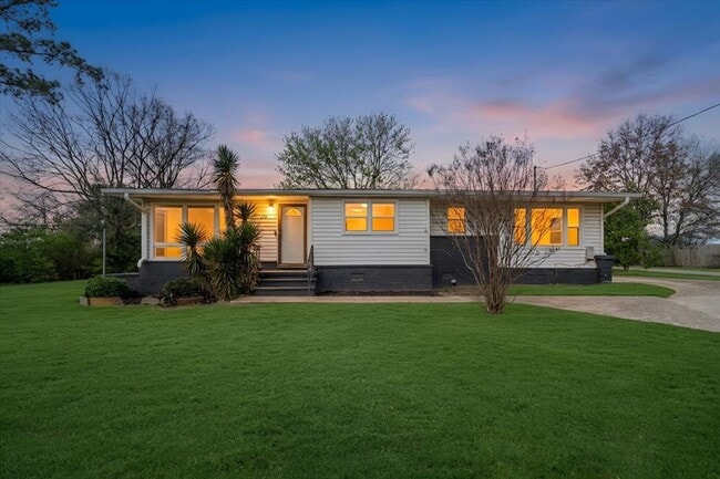 property at 372 Clutts Rd
