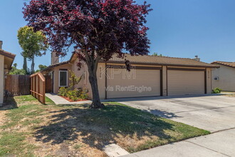 8720 Fox Creek Dr in Stockton, CA - Building Photo - Building Photo