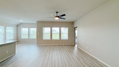 27315 Blue Pool Dr in Katy, TX - Foto de edificio - Building Photo