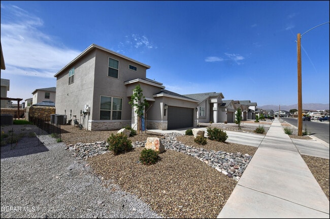 6040 Hidden Psge Ave in El Paso, TX - Building Photo - Building Photo