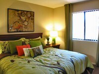 Building Photo - Siegel Suites McDowell Apartments in Phoenix, Arizona