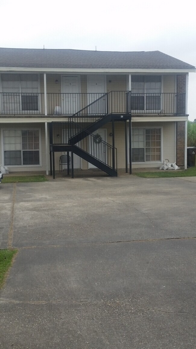 112 Oak Ridge Ave in Donaldsonville, LA - Building Photo - Building Photo