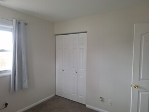 86 Kendall Rd in Kendall Park, NJ - Building Photo - Building Photo