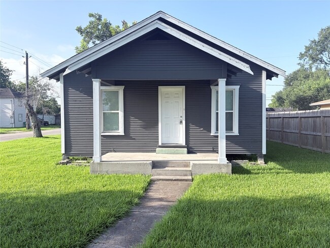 property at 1401 Edison St