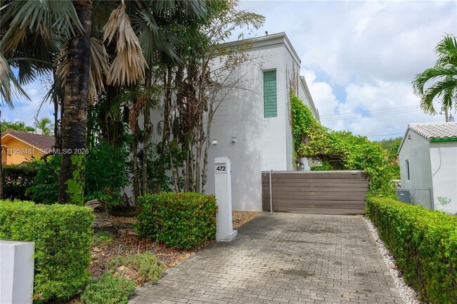 472 Minola Dr in Miami Springs, FL - Building Photo - Building Photo