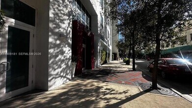 133 NE 2nd Ave, Unit 617 in Miami, FL - Building Photo - Building Photo