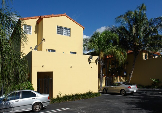 2918 Bird Ave in Miami, FL - Building Photo - Building Photo