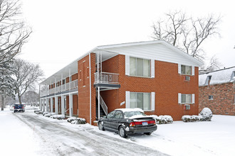 Harris Place Apartments in Utica, MI - Building Photo - Building Photo