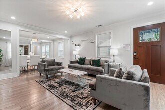 1129 Graymont Dr SW in Atlanta, GA - Building Photo - Building Photo
