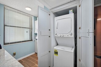 9650 S Ocean Dr, Unit 302 in Jensen Beach, FL - Foto de edificio - Building Photo