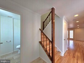 2520 Doverhill Ct in Woodbridge, VA - Building Photo