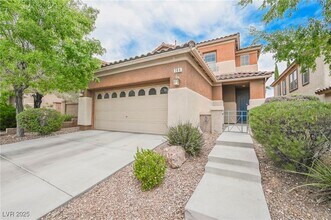 764 La Tosca St in Las Vegas, NV - Building Photo - Building Photo