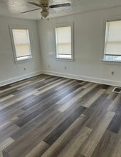 87 N High St in Derry, NH - Building Photo - Building Photo