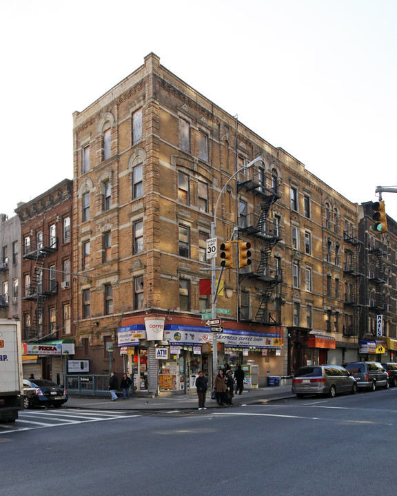 150 E 110th St in New York, NY - Foto de edificio