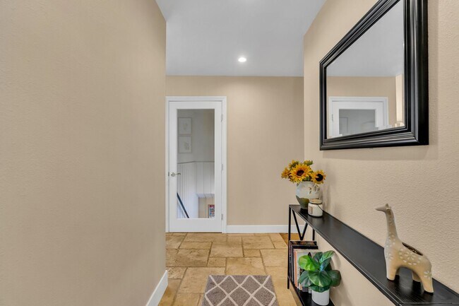 9 Arcangel Ct in Fairfax, CA - Building Photo - Building Photo