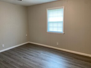 823 Rushmeade Rd, Unit R in Jackson, TN - Building Photo - Building Photo