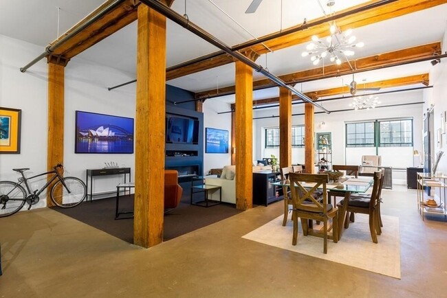 881 E 1st St, Unit 103 in Boston, MA - Building Photo - Building Photo