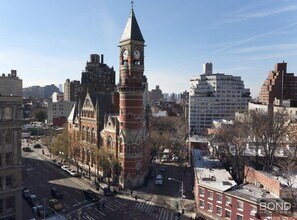 450 6th Ave in New York, NY - Building Photo - Building Photo