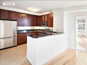 272 W 107th St in New York, NY - Building Photo - Building Photo