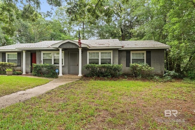 200 S Hillside Ln