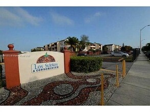 6195 W 18th Ave, Unit G324 in Hialeah, FL - Foto de edificio - Building Photo