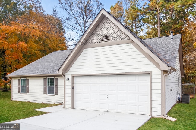 2528 Country Lake Cir in Powder Springs, GA - Building Photo - Building Photo