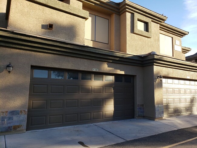 705 W Queen Creek Rd in Chandler, AZ - Building Photo - Building Photo