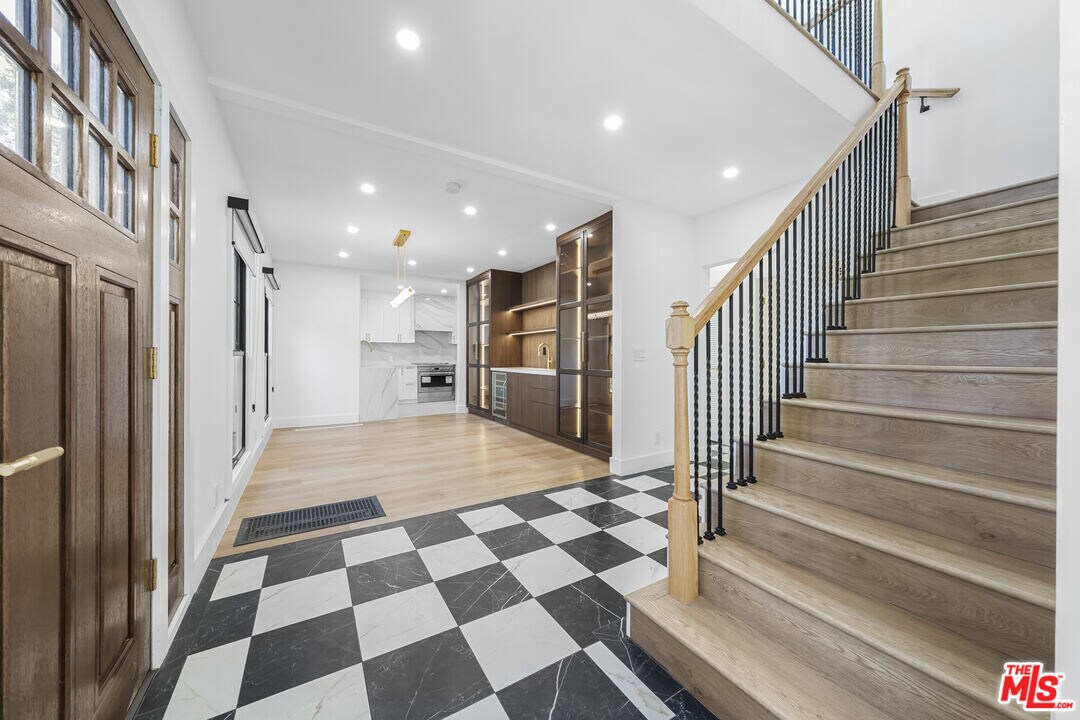 1722 N Vista St in Los Angeles, CA - Building Photo