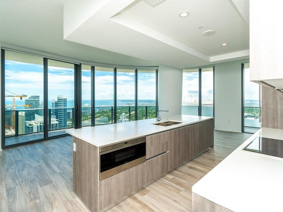 805 S Miami Ave, Unit 5501 in Miami, FL - Foto de edificio