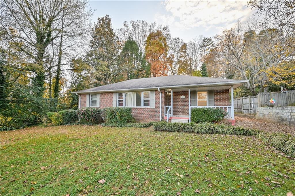 2200 Old Spring Rd in Smyrna, GA - Building Photo