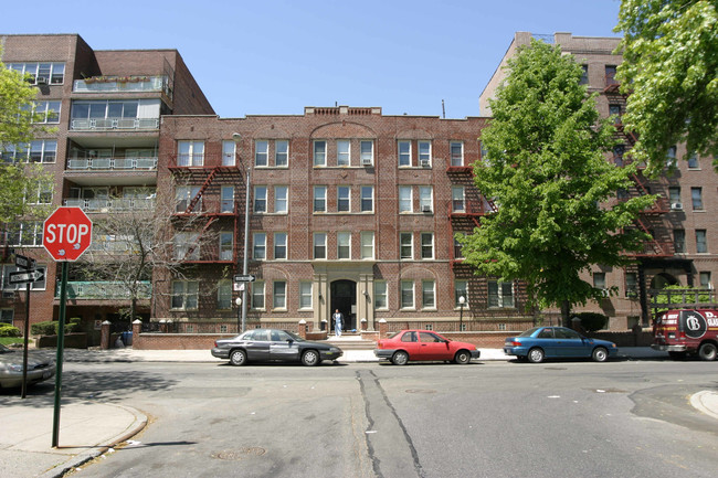 Helen Court in Brooklyn, NY - Foto de edificio - Building Photo