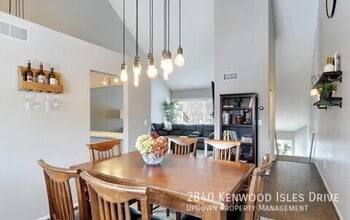 2840 Kenwood Isles Dr in Minneapolis, MN - Building Photo - Building Photo