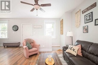 207 Perry St in Peterborough, ON - Building Photo - Building Photo