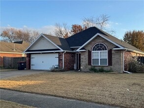 285 Carrington Ave in Springdale, AR - Building Photo - Building Photo