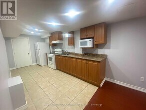 288 Monte Carlo Dr in Vaughan, ON - Building Photo - Building Photo