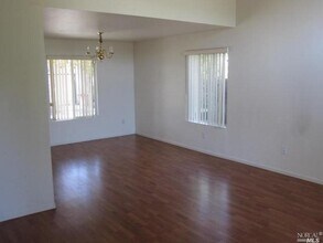 1006 Cinnabar Way in Vacaville, CA - Building Photo - Building Photo