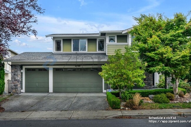 property at 4722 SE 2nd St