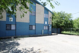 10910 Baltic Dr in San Antonio, TX - Building Photo