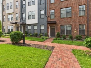 13 Flatwater Row in Henrico, VA - Building Photo - Building Photo