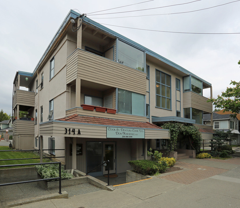 314 Cook St in Victoria, BC - Building Photo