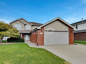 8058 W Rosebury Dr in Frankfort, IL - Building Photo