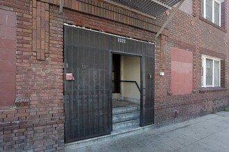 Eau Claire Apartments in Los Angeles, CA - Foto de edificio - Building Photo