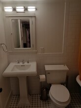 2329 Clermont St in Denver, CO - Foto de edificio - Building Photo