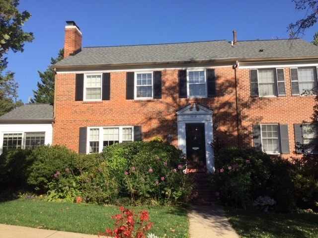 property at 2819 Key Blvd