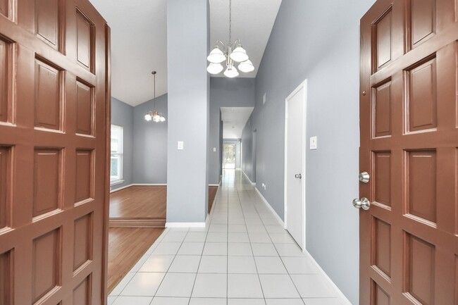 10011 Berry Limb Dr in Houston, TX - Building Photo - Building Photo