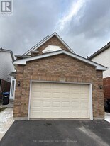 49 Larkspur Rd in Brampton, ON - Building Photo