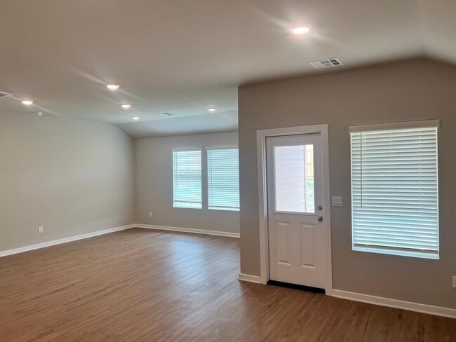 2928 Firefly Dr in Oklahoma City, OK - Building Photo - Building Photo