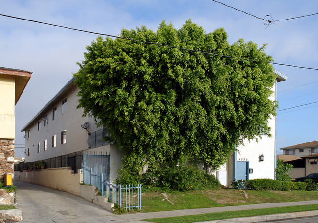 4050 W 116th St in Hawthorne, CA - Foto de edificio - Building Photo